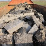 Comment optimiser le remblayage d'un terrain avec des gravats ?