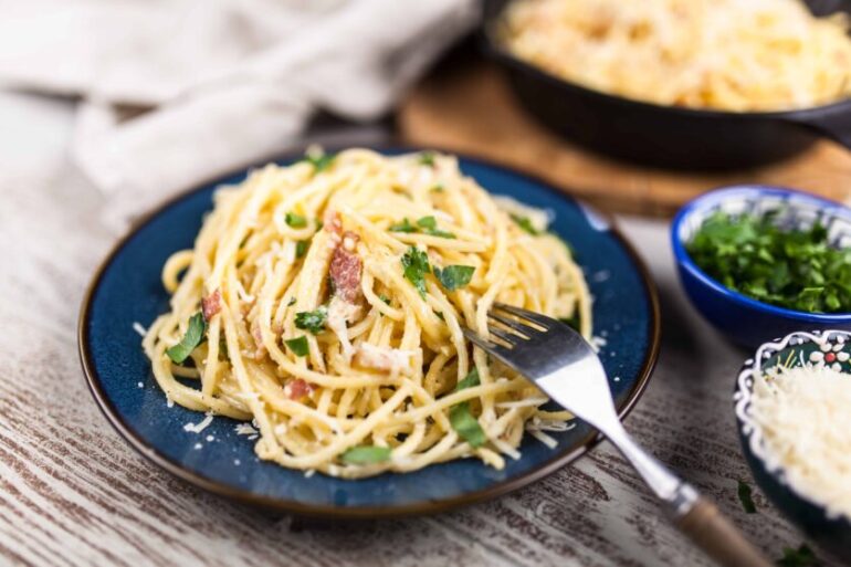 découvrez les saveurs authentiques de la cuisine italienne à travers des recettes traditionnelles et des conseils de chefs. des pâtes fraîches aux pizzas croustillantes, explorez les délices de l'italie dans votre propre cuisine.