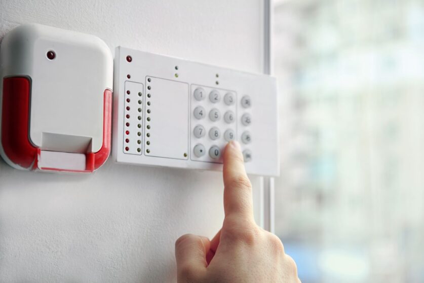 découvrez nos systèmes d'alarme avancés pour protéger votre maison et votre entreprise. sécurisez votre espace avec des technologies de pointe, alertes instantanées et une installation facile. ne laissez pas la sécurité au hasard, optez pour une alarme fiable et performante.