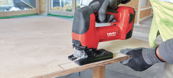 trouvez la scie sauteuse idéale à louer pour vos travaux de découpe. profitez d’un large choix de modèles performants, à prix compétitif, pour réussir tous vos projets de bricolage ou de rénovation.