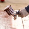 découvrez nos conseils pour bien choisir votre pistolet à peinture : comparatifs, critères essentiels et guide d’achat pour un résultat professionnel, adapté à tous vos besoins de peinture.