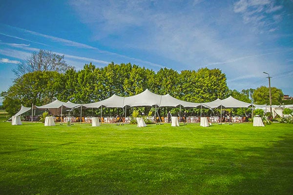 découvrez comment choisir la tonnelle ou tente événementielle idéale pour vos événements en 2025. conseils pratiques pour une location réussie et adaptée à vos besoins.