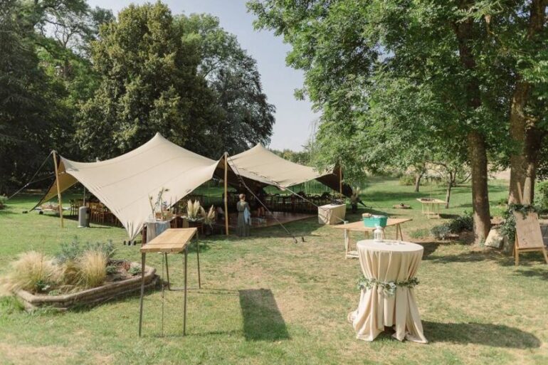 découvrez nos conseils essentiels pour louer une tonnelle en 2025 : astuces pratiques, critères de choix et erreurs à éviter pour réussir tous vos événements en plein air.