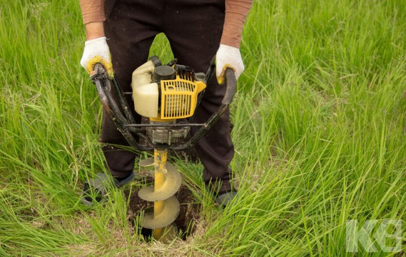 découvrez comment choisir la meilleure tarière pour creuser un puits, en fonction de vos besoins et du type de sol.