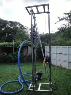 découvrez comment bien choisir une tarière pour creuser un puits, en fonction de la profondeur, du type de sol et de l'usage prévu, pour un forage efficace et durable.