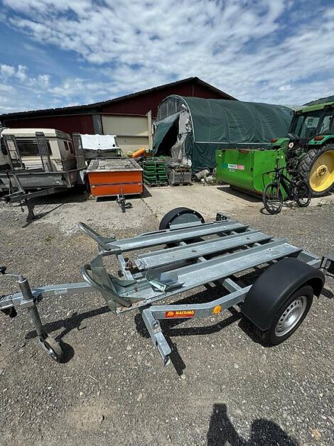 louez une remorque moto à toulouse en 2025 pour transporter votre moto en toute sécurité. service facile, rapide et adapté à vos besoins.