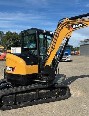 découvrez comment choisir entre une mini pelle sany ou yanmar en fonction de vos besoins, performances et budget pour vos travaux de chantier.