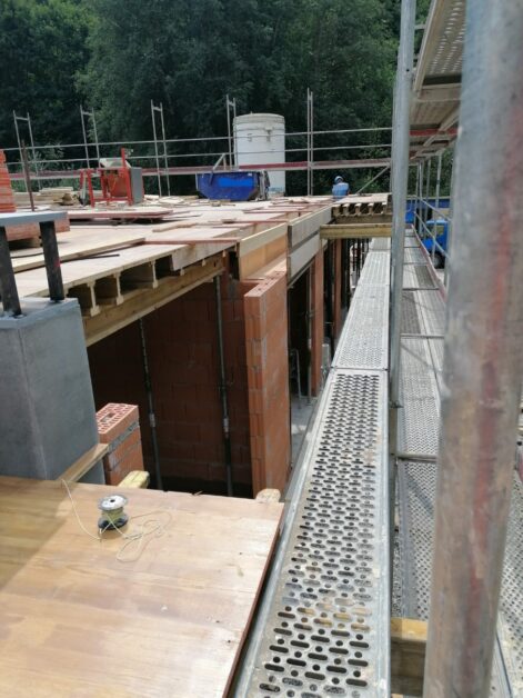 découvrez notre guide complet 2025 sur la location de panneaux de coffrage, ses avantages clés pour vos chantiers, et comment optimiser vos projets de construction efficacement.