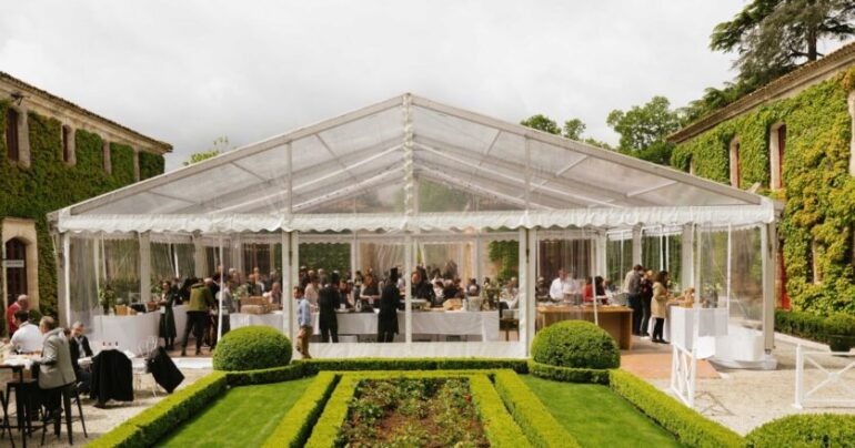 découvrez comment choisir la tonnelle idéale pour vos événements en 2025. guide complet pour louer une structure adaptée à vos besoins et profiter pleinement de vos moments en plein air.
